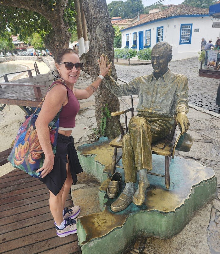 Estatua de Juscelino Kubitschek-布基亚斯必去景点