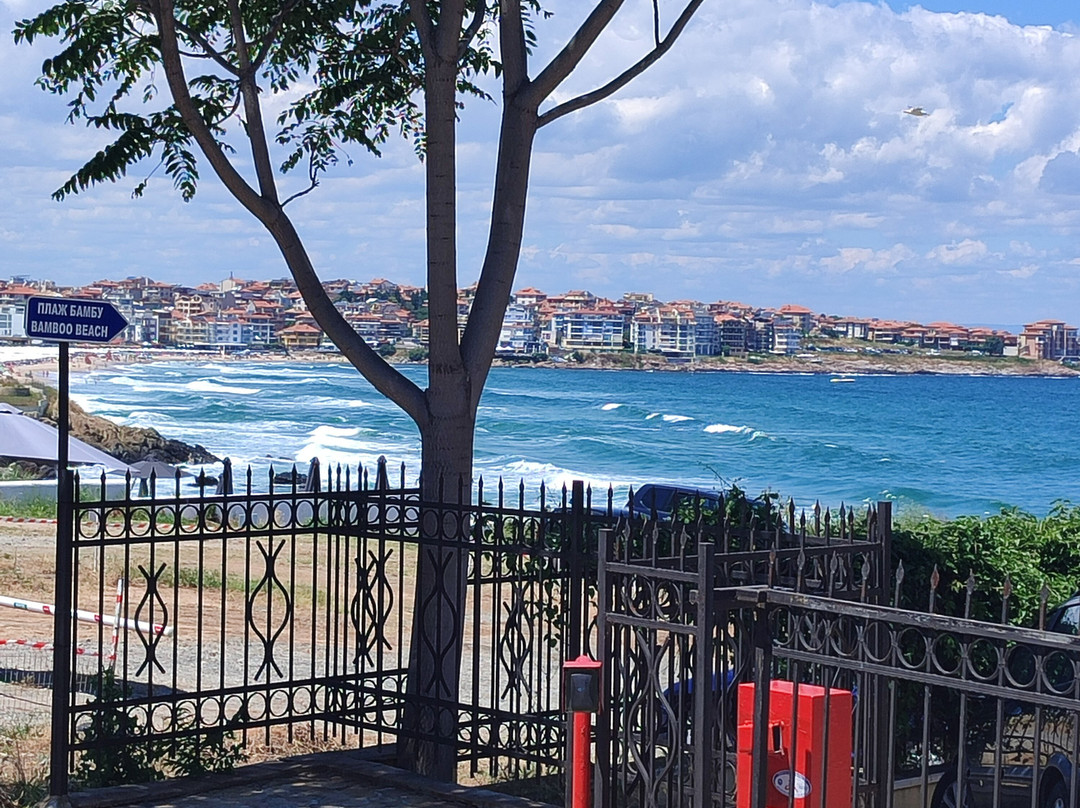 塞琳娜海滩酒店主图