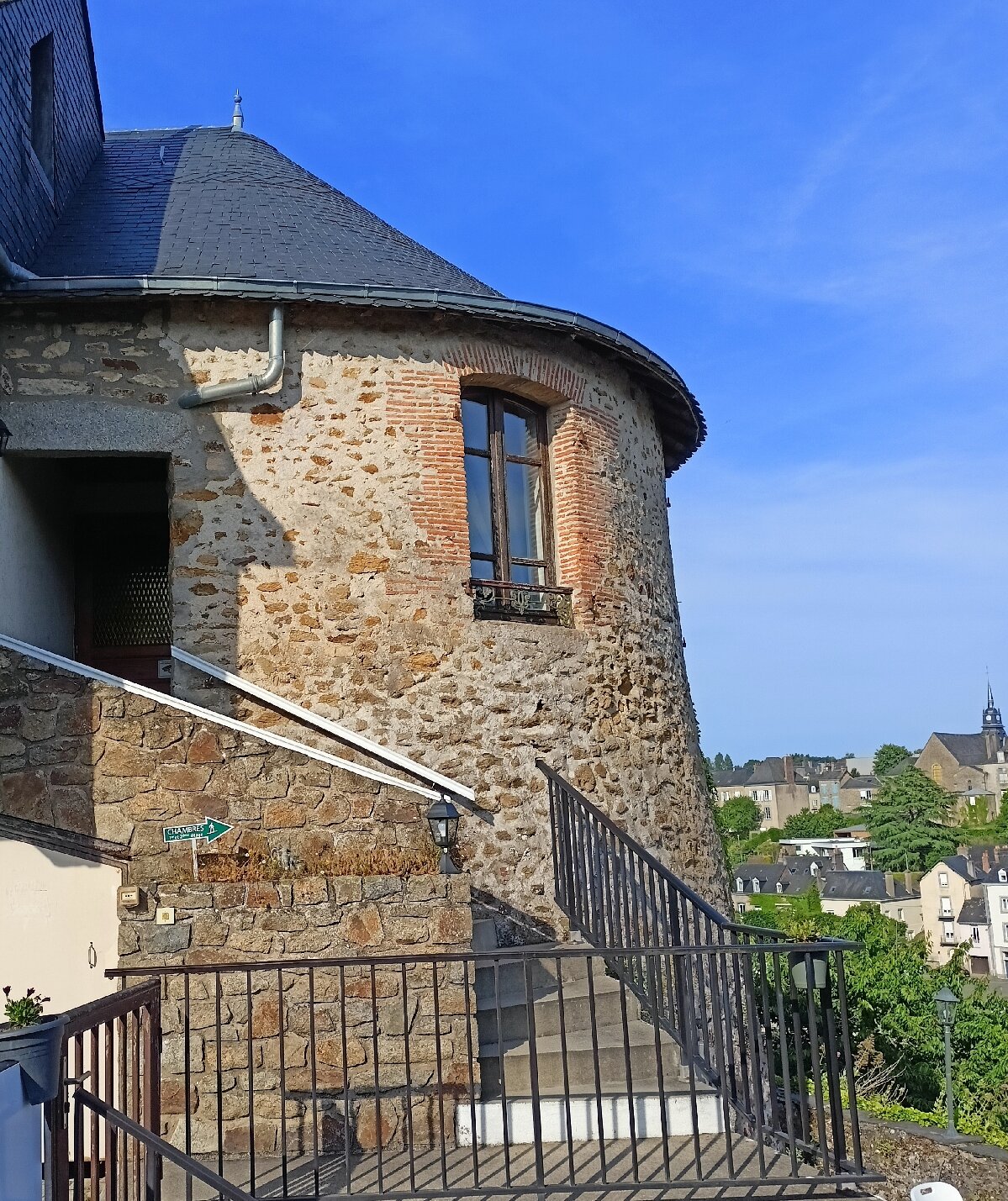 Hôtel La Tour Des Anglais, Mayenne-官方