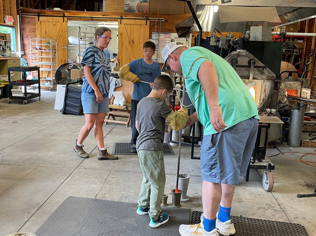 Adirondack Glassblowing Studio-North Creek必去景点