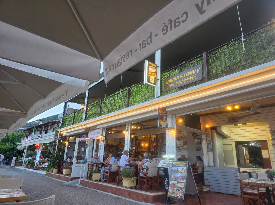 Yianna's Family Cafe Restaurant