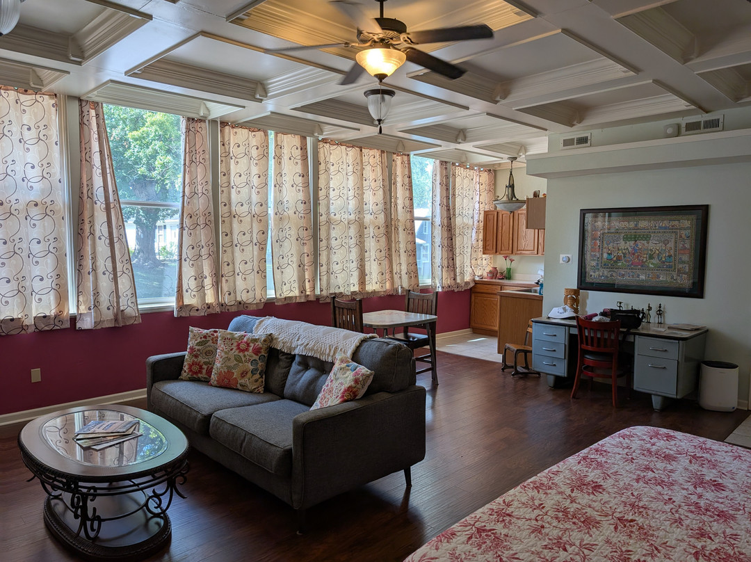 Davie School Inn主图