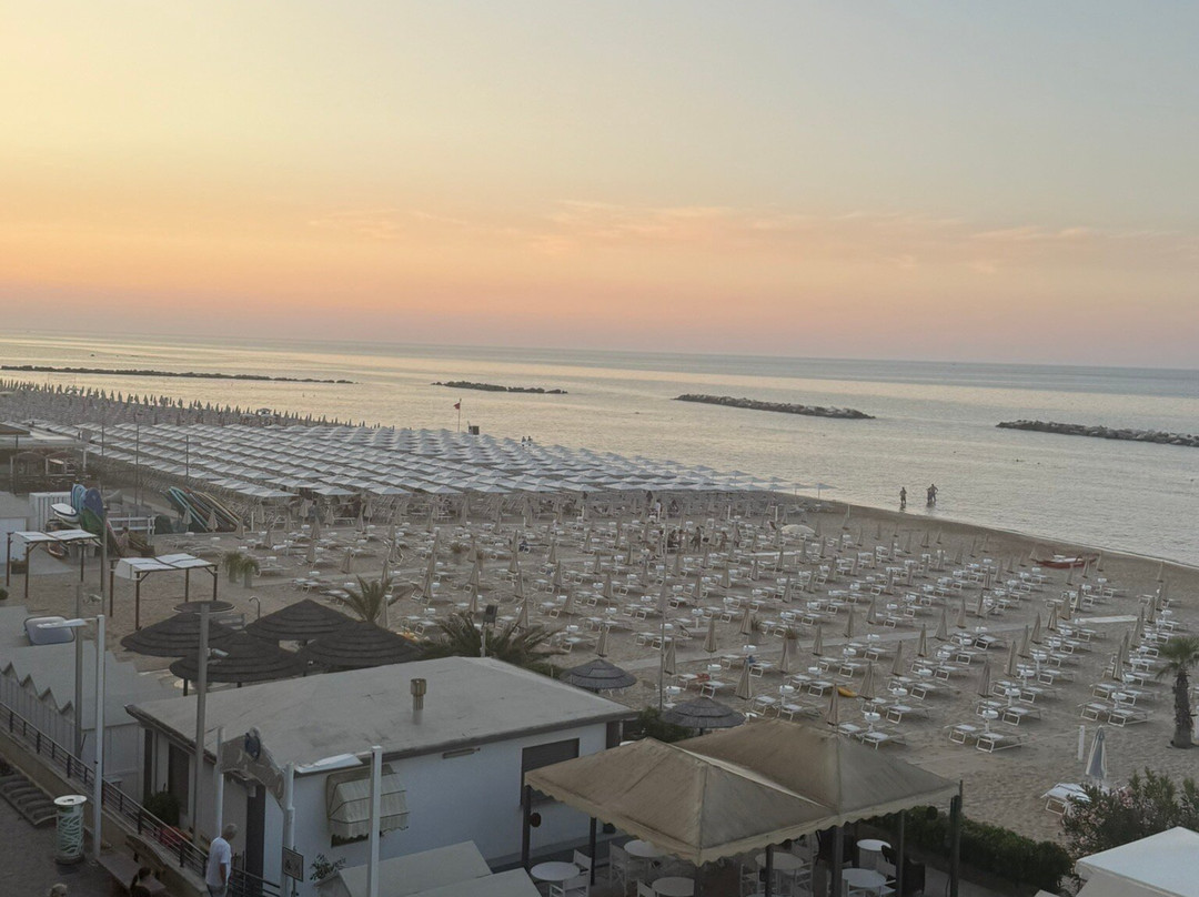 丽都怡东水疗酒店主图