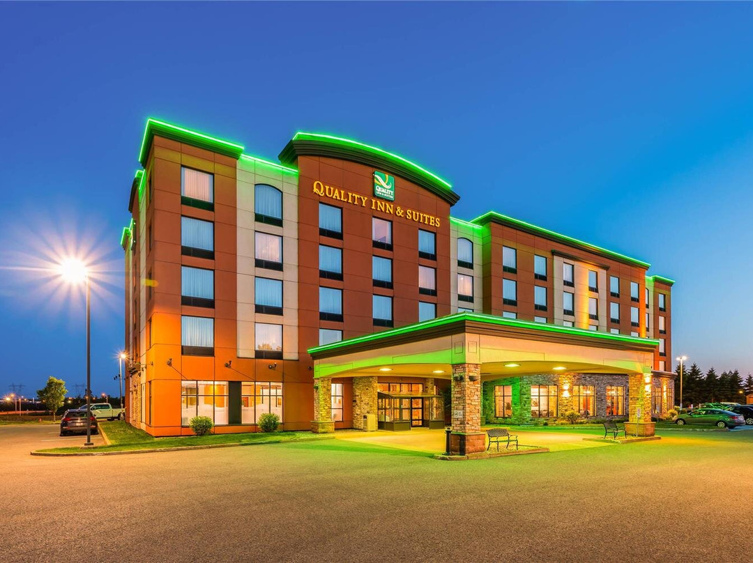 李维斯酒店住宿-Quality Inn & Suites Levis