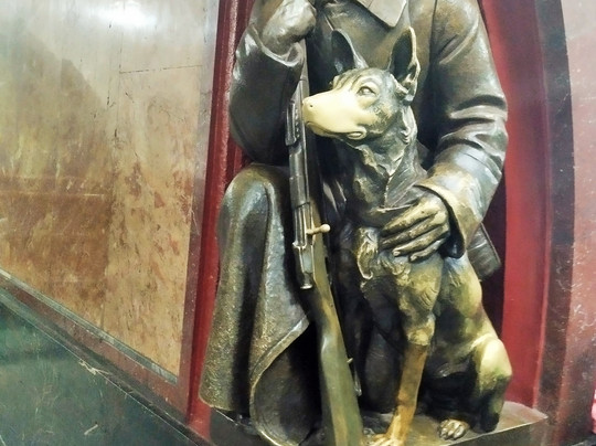 Revolution Square (Ploshchad Revolutsii)-莫斯科必去景点