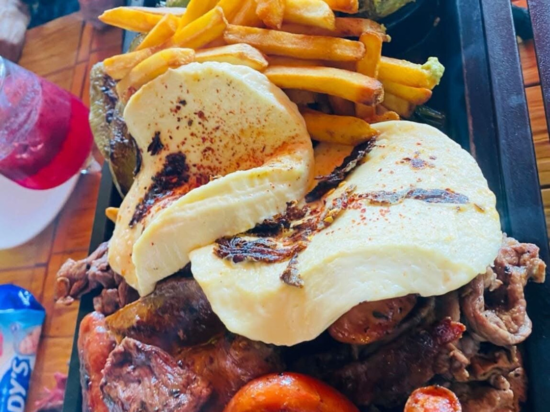 Restaurante Está Carbón Mar y Tierra