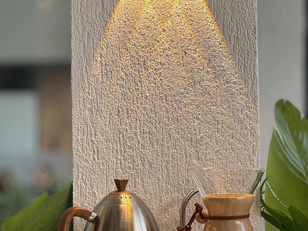 Romm Coffee - Dessert & Croissant