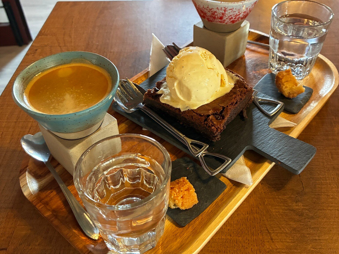The Coffee Lounge