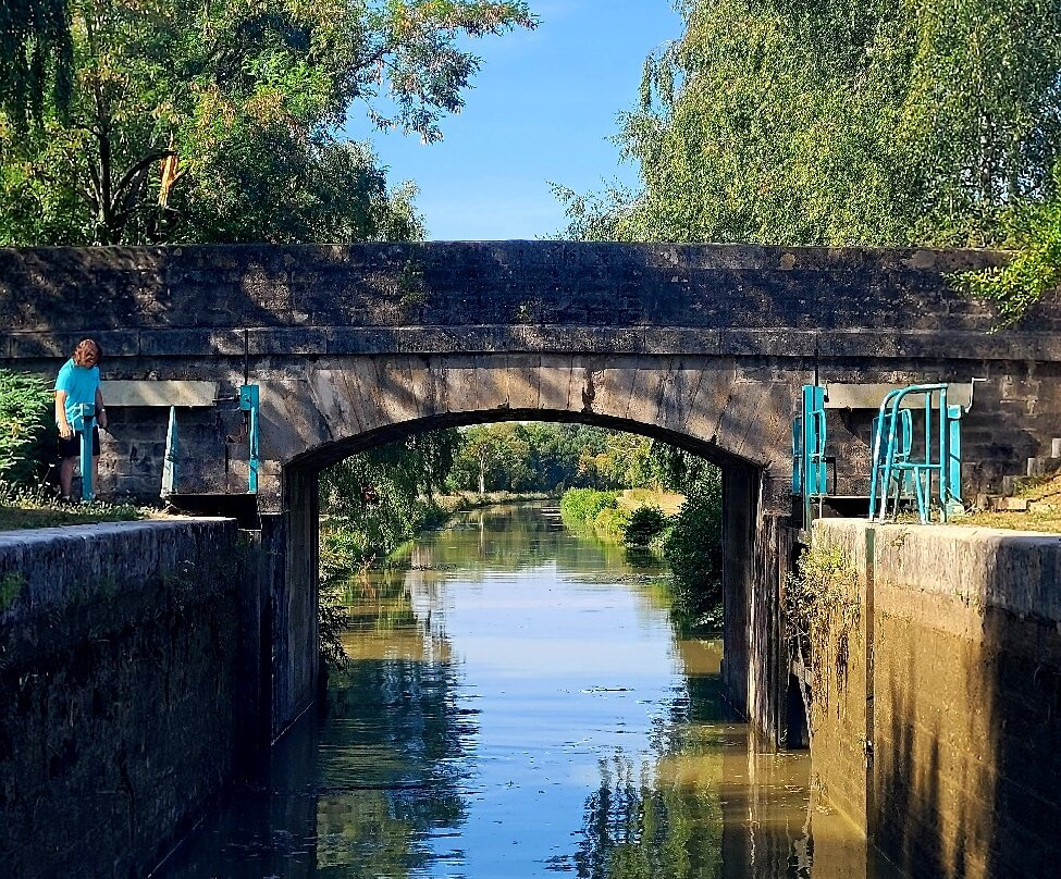 Le Boat - Tannay-Tannay必去景点