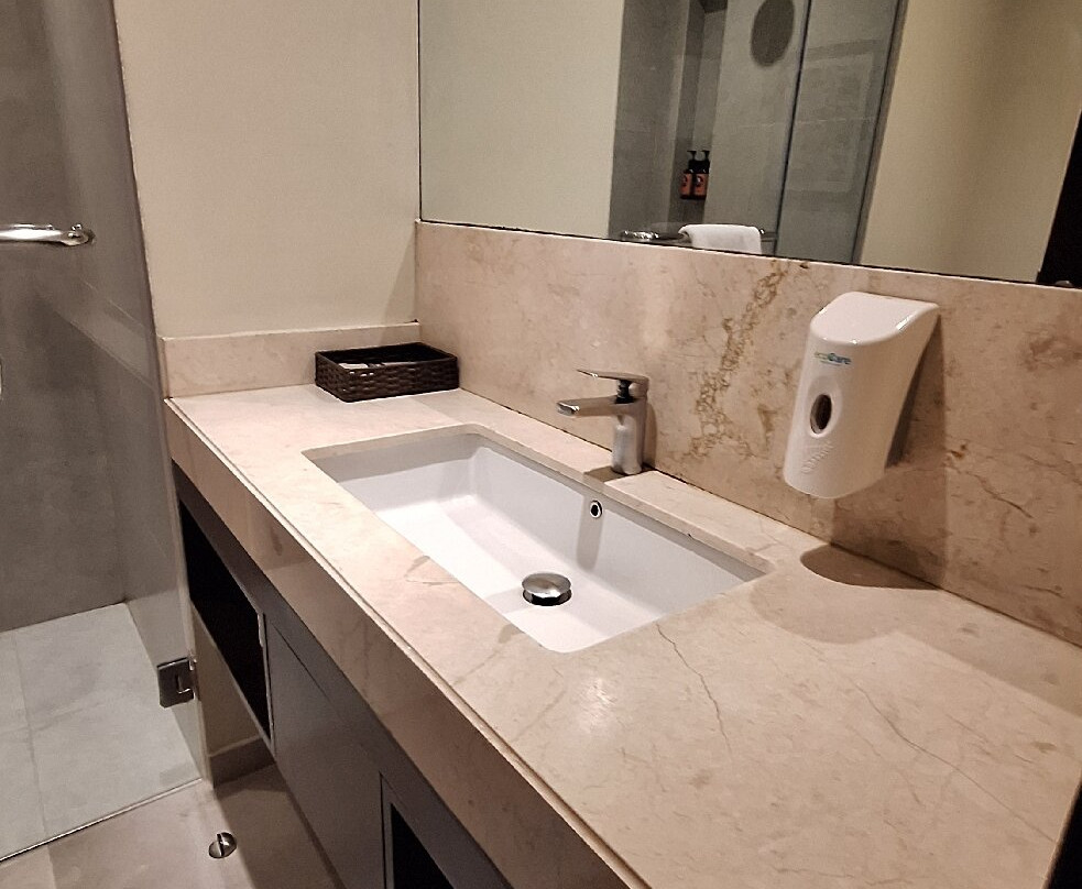 Premier Place Hotel Surabaya Airport主图