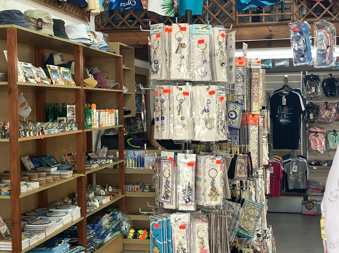 Christina's souvenirs shop-Oroklini必去景点