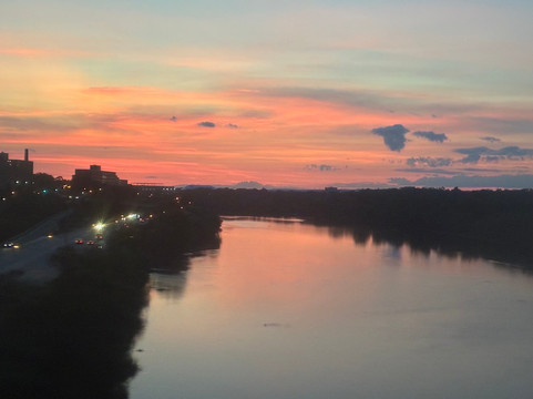 NJ Transit-纽瓦克必去景点