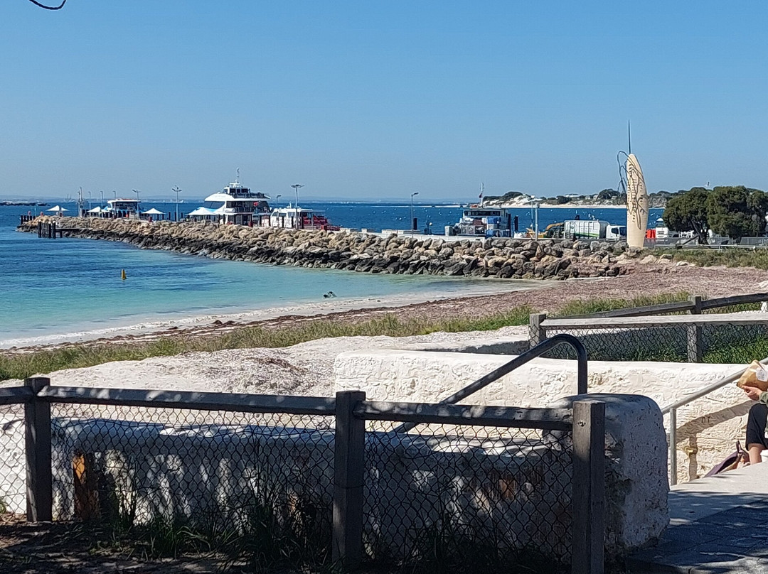 Thomson Bay-罗特尼斯岛必去景点