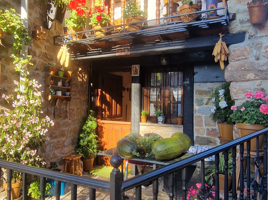 Bárcena Mayor Historic Village-Barcena Mayor必去景点