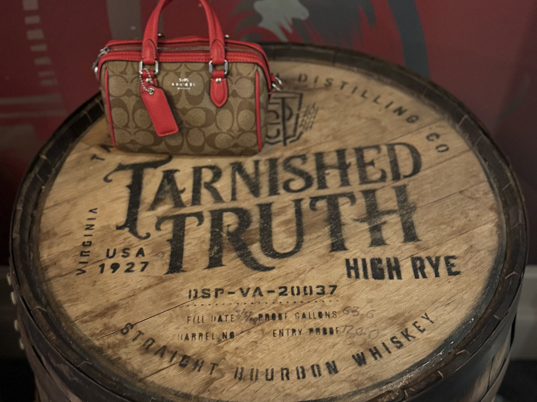 Tarnished Truth Distilling Co.-弗吉尼亚海滩必去景点