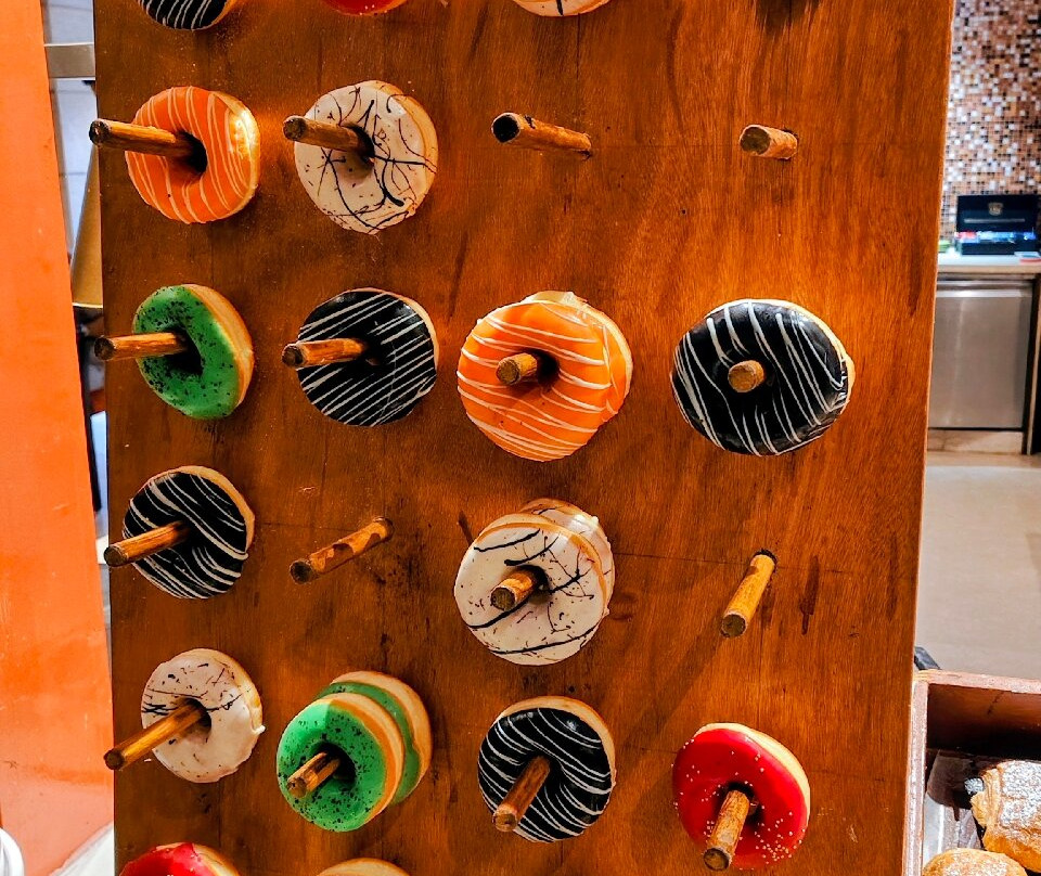 New Surya Hotel主图