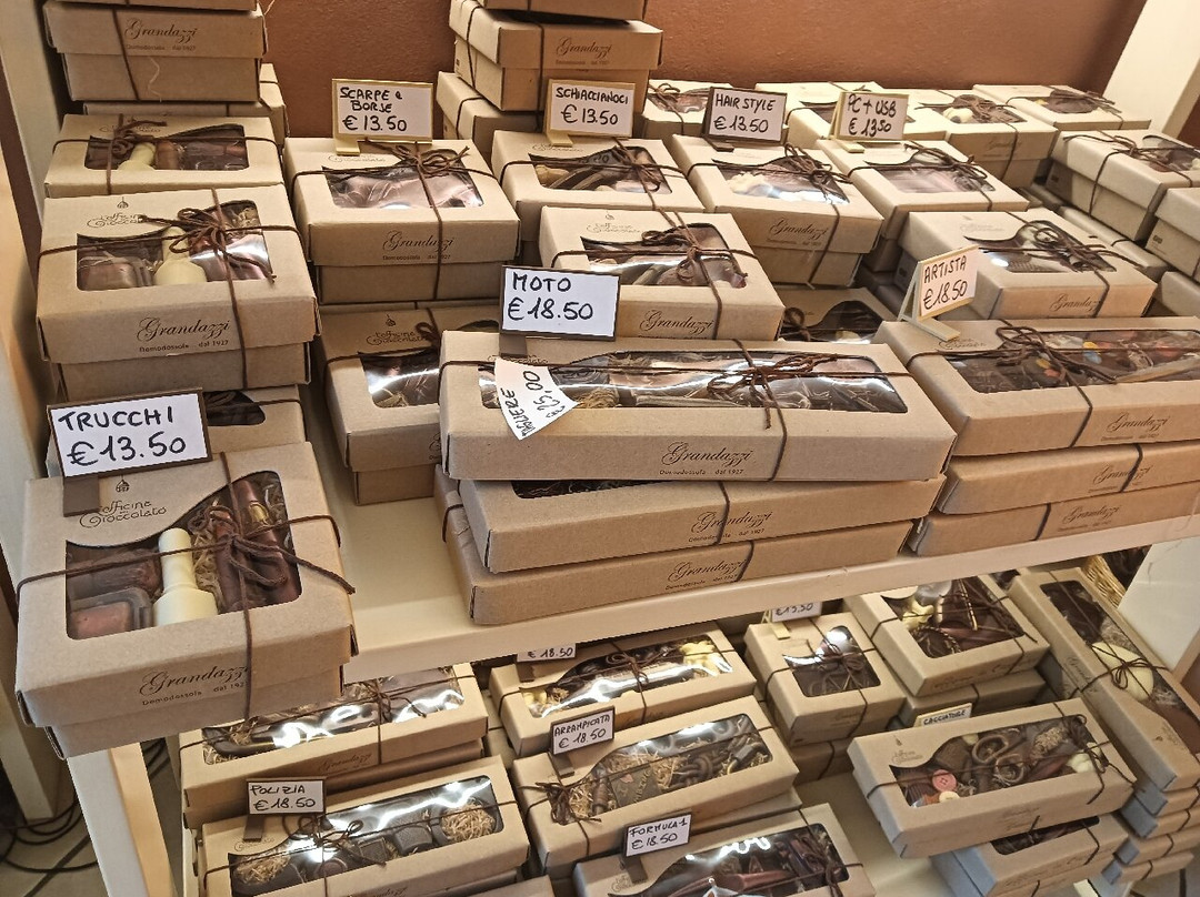 L'officina Del Cioccolato-多莫多索拉必去景点