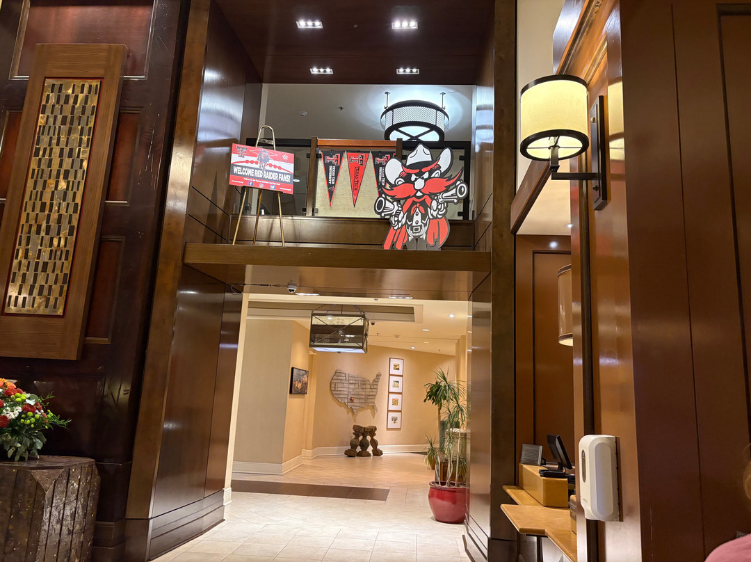 Overton Hotel & Conference Center主图