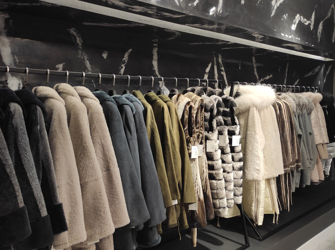 LojaMax Leather&Fur-迪迪姆必去景点