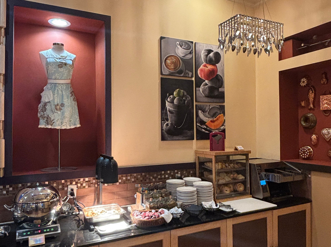 波士顿纳蒂克皇冠假日酒店主图