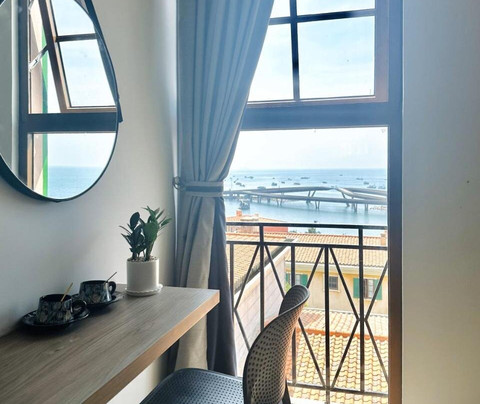 The Fern Hotel Sunset Town