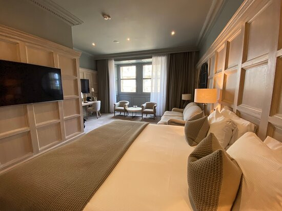 苏格兰人酒店主图