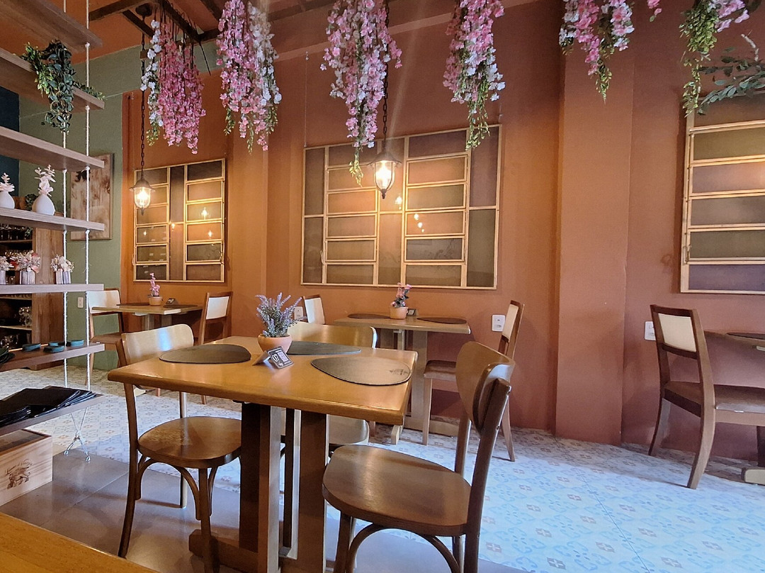 La Vigna Emporio E Wine Bar