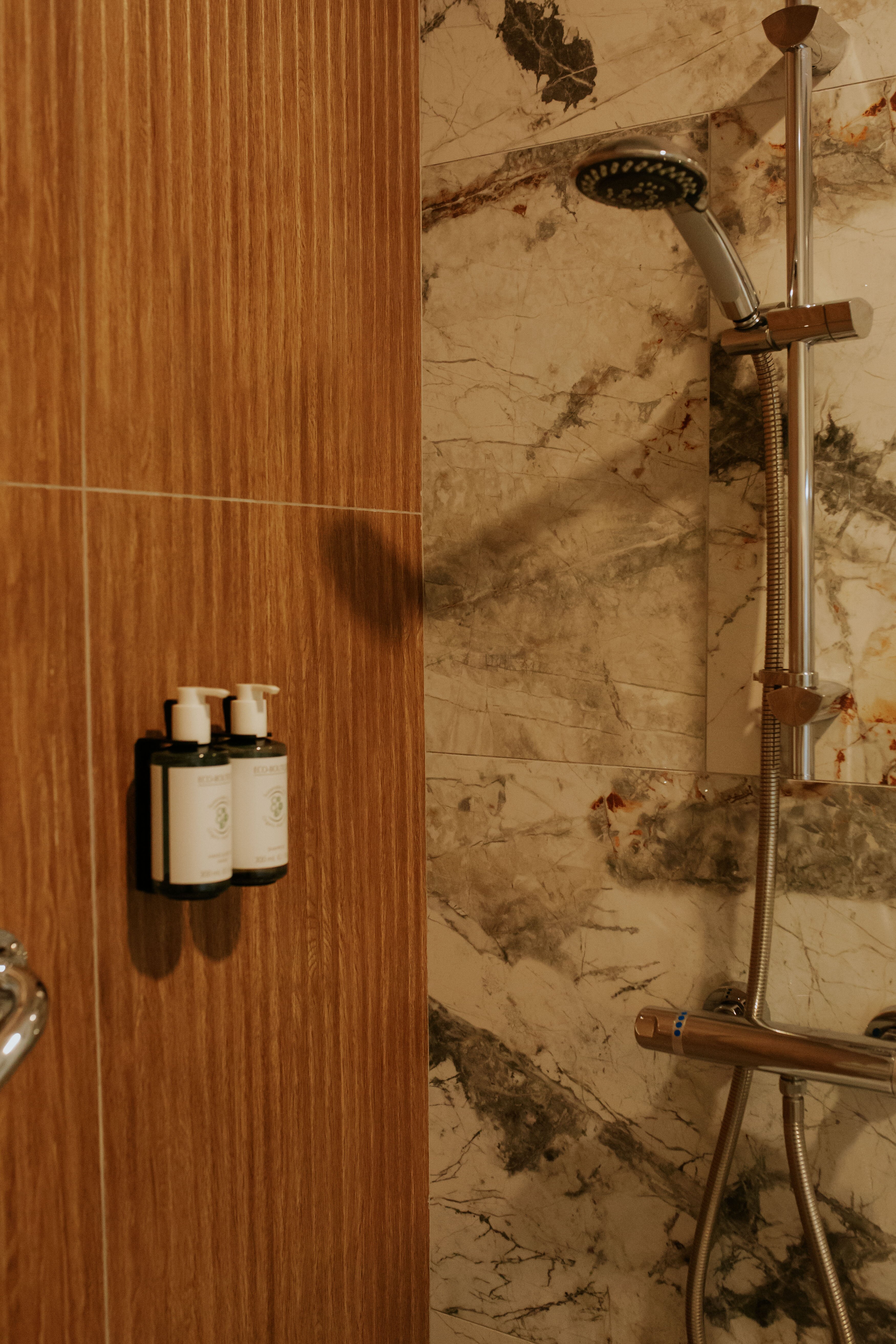 伊尼什欧文盖特维酒店-浴室