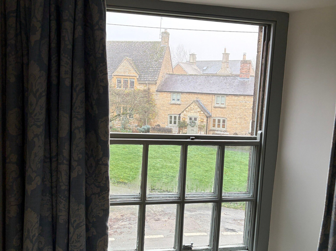 The Kingham Plough主图