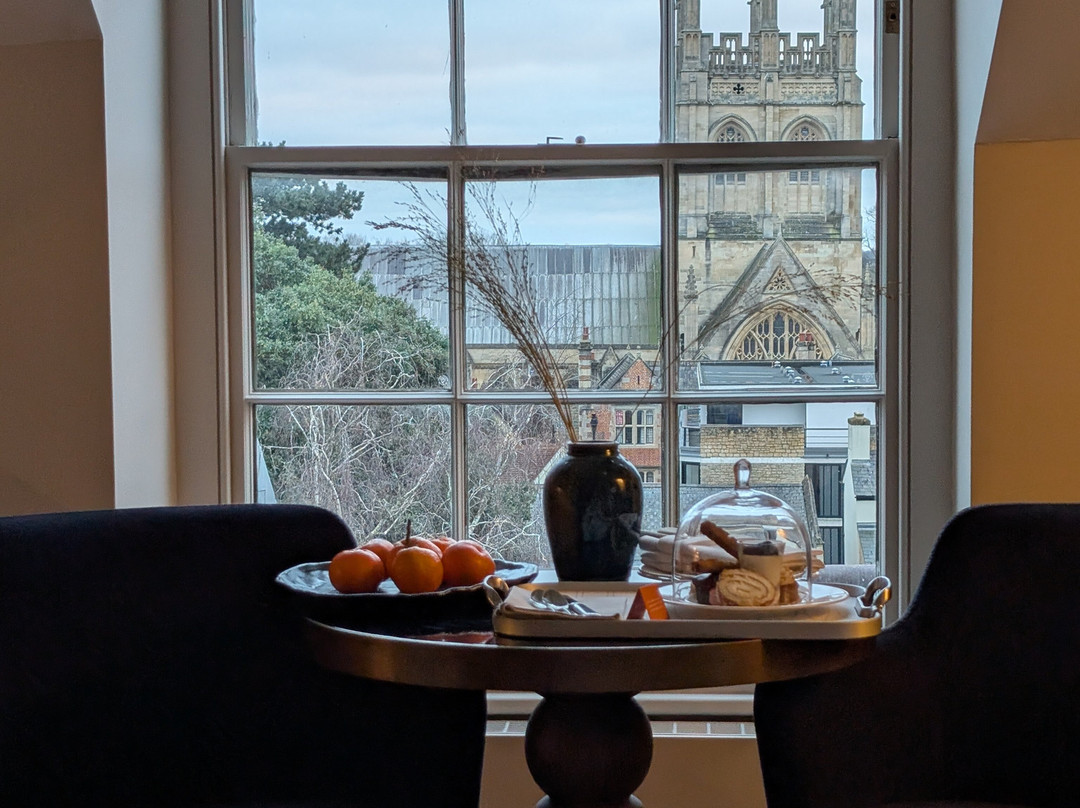 老银行酒店主图