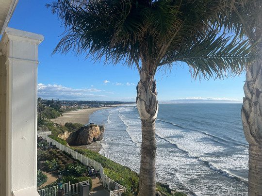 皮斯莫灯塔套房酒店主图