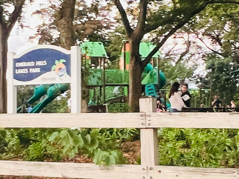 Emerald Hills Lakes Park-好莱坞必去景点