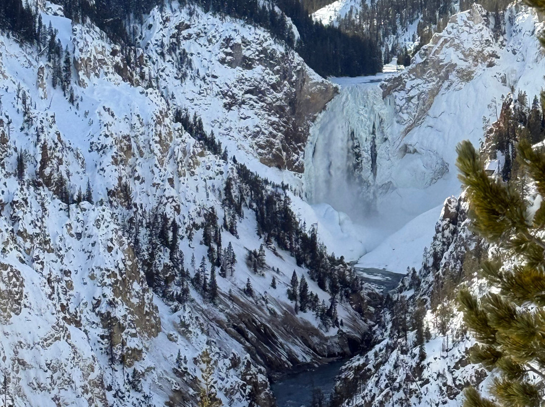 Yellowstone Expeditions-西黄石镇必去景点