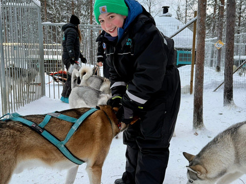 Happy Huskies-伊瓦洛必去景点