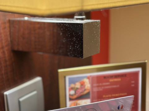 德贝尔尼酒店主图