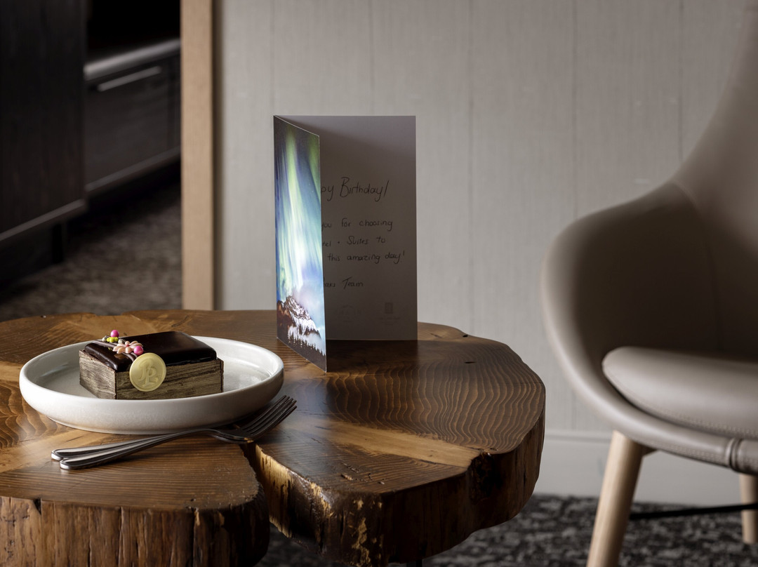 高峰套房酒店主图