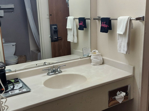 格林里弗速8酒店主图