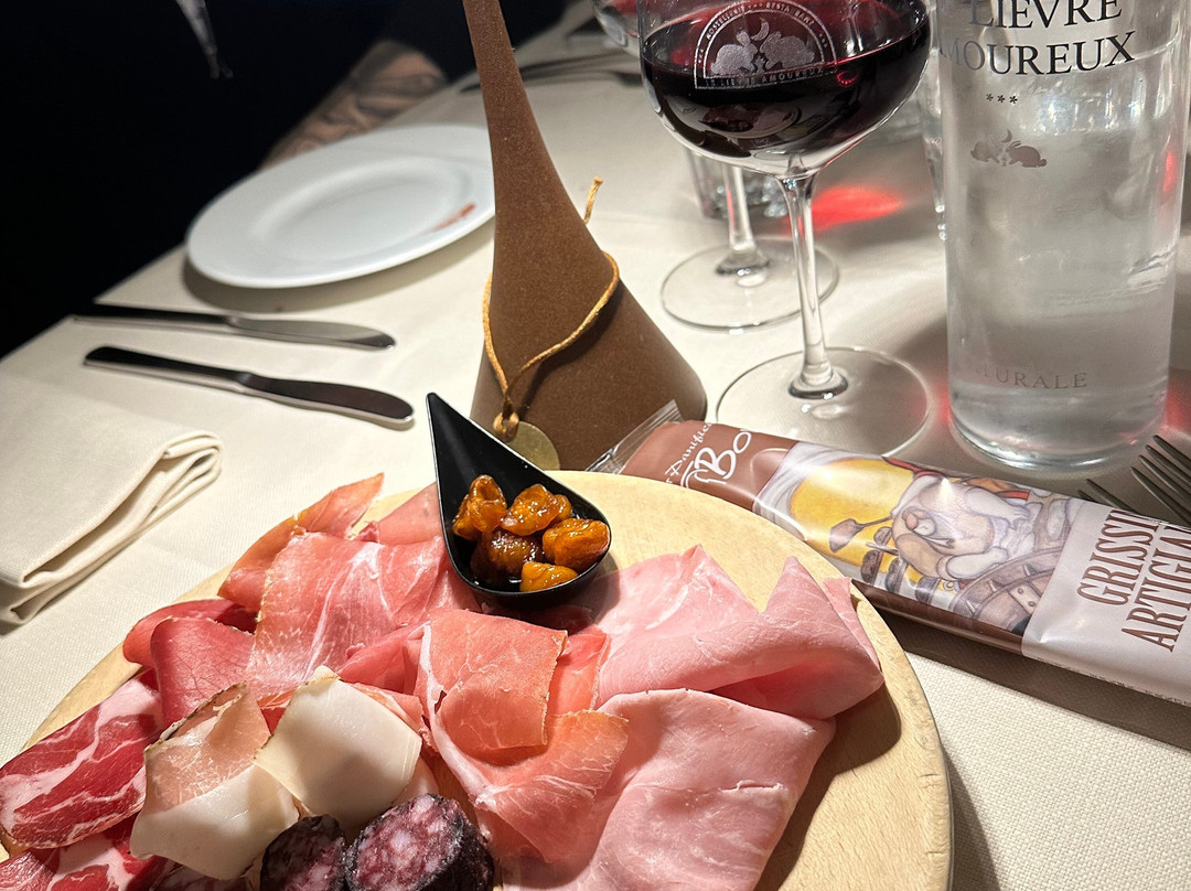 丽维阿穆尔酒店主图