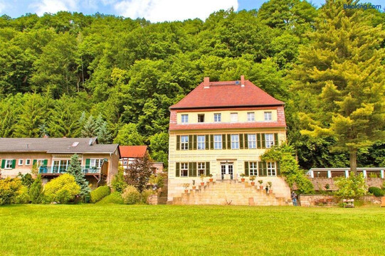 Lohmen酒店住宿-Herrenhaus Orangella