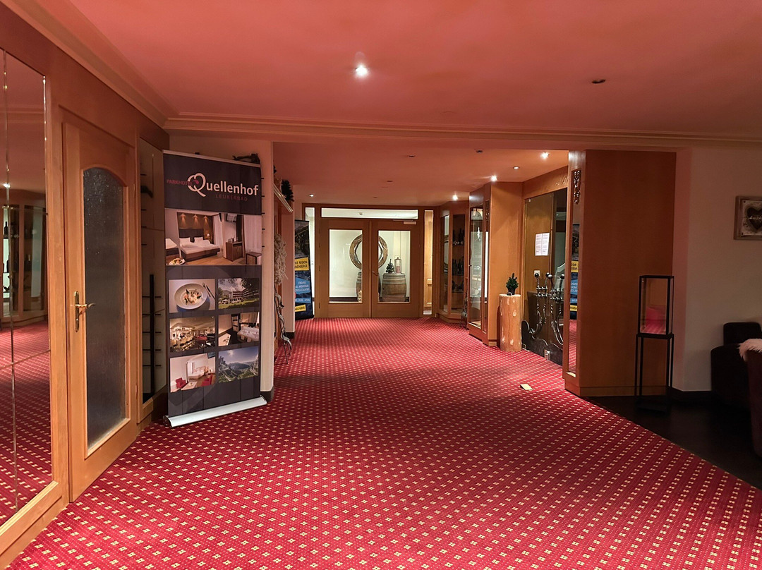 酒店昆仑霍夫洛克尔巴特主图