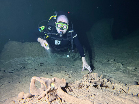 Anhumas Abyss-博尼图必去景点