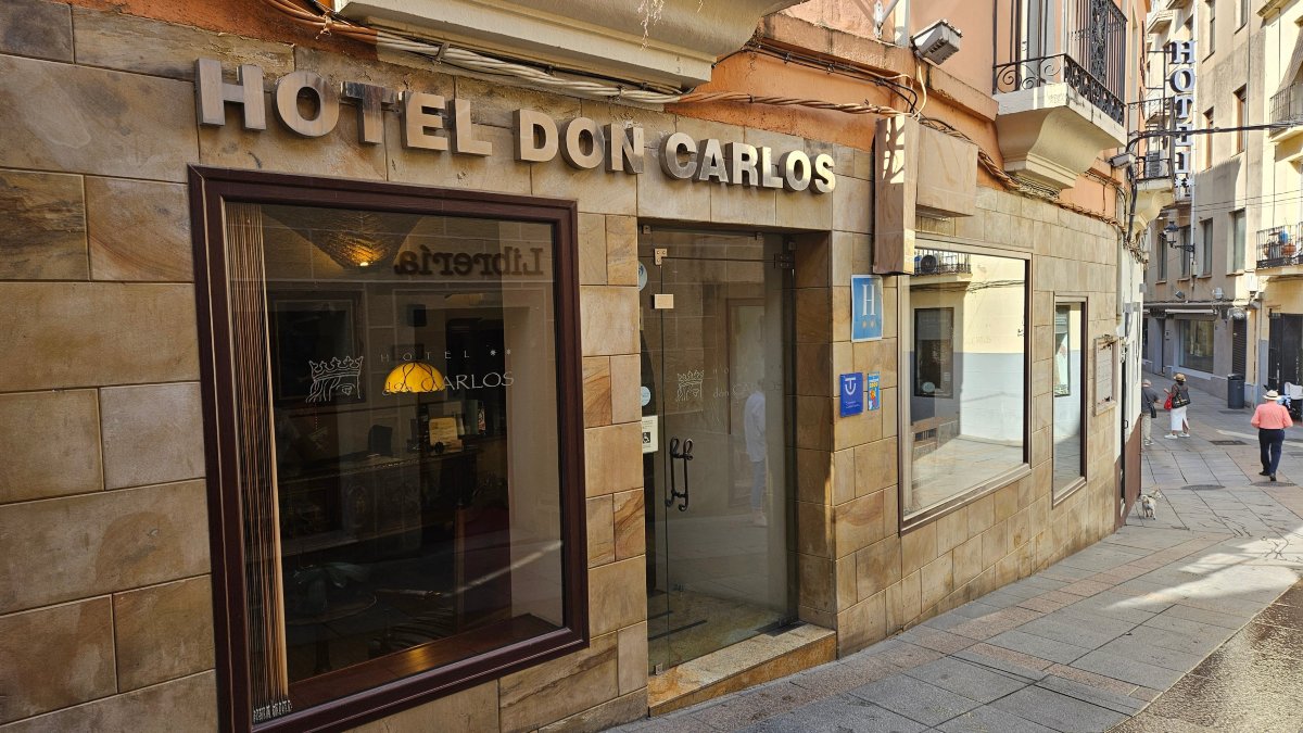 卡塞雷斯唐卡洛斯酒店-官方