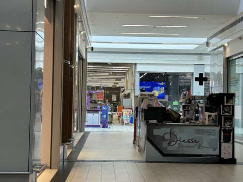 Area 12 Shopping Center-都灵必去景点