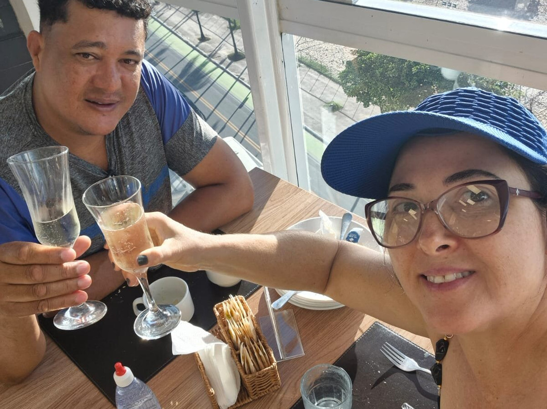 微风海滩酒店主图