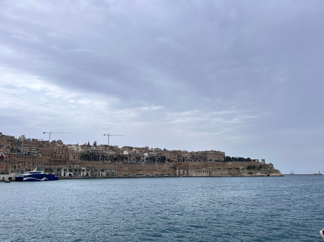 Valletta Ferry Services-斯利马必去景点