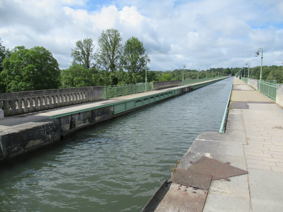 Briare Aqueduct Bridge-Briare必去景点
