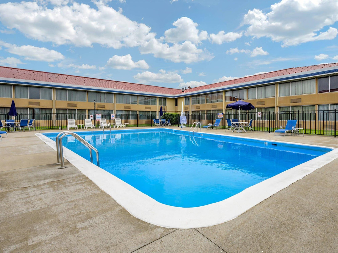 Triadelphia酒店住宿-Econo Lodge Inn & Suites