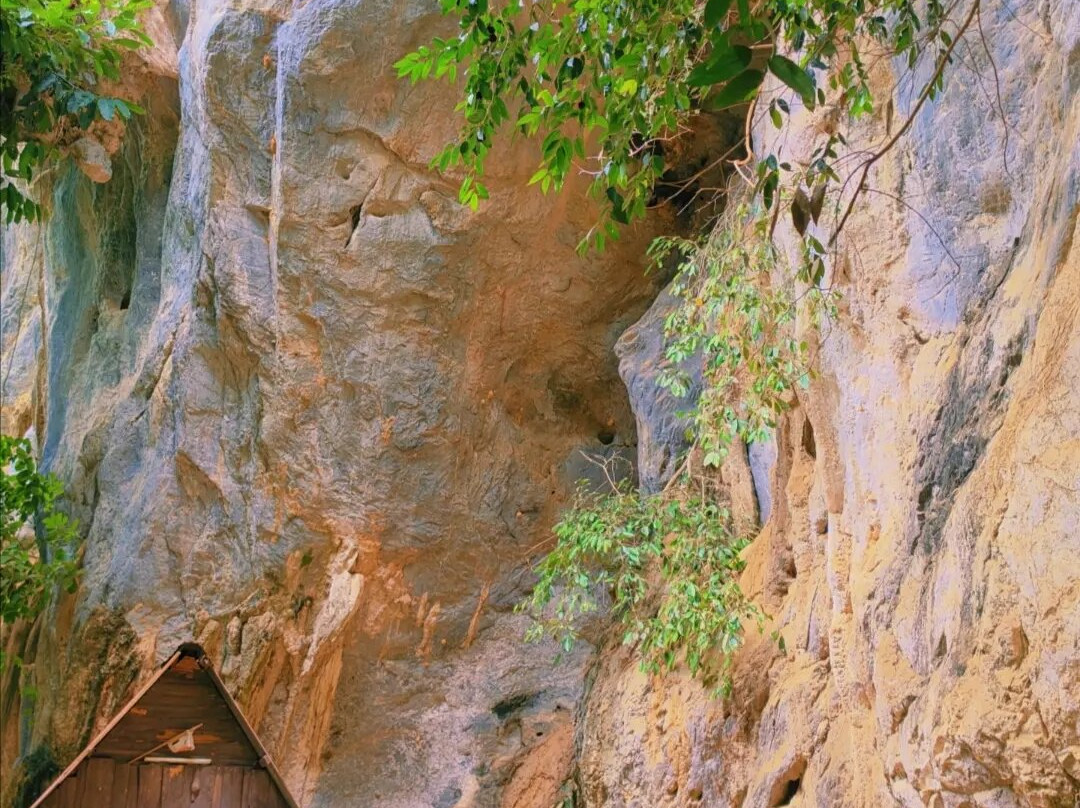 Wat Tham Khao Wong-万莱必去景点