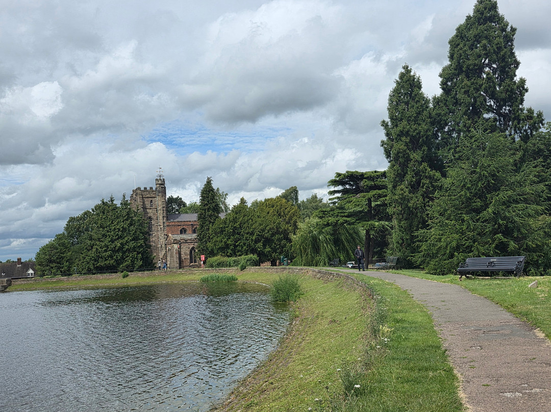 Stowe Pool-利奇菲尔德必去景点