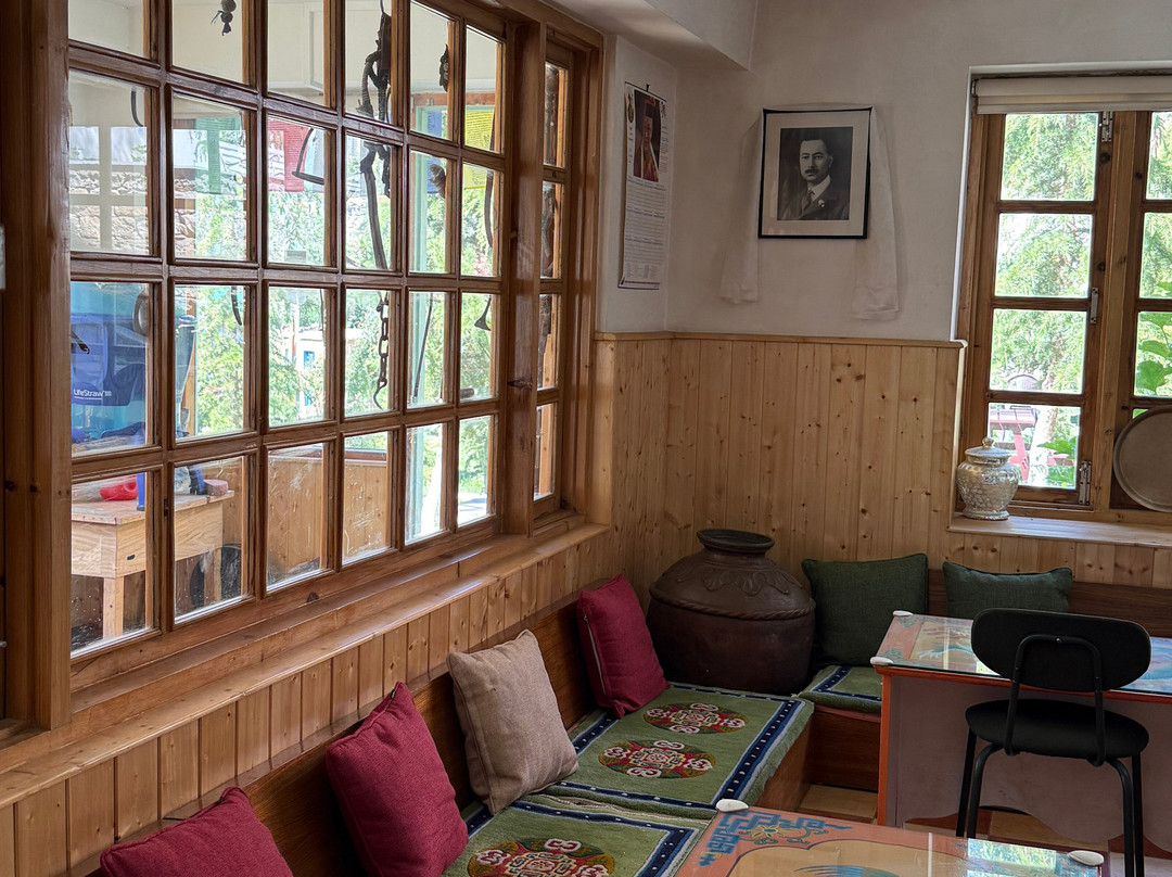 Gemoor Khar- Manor House主图